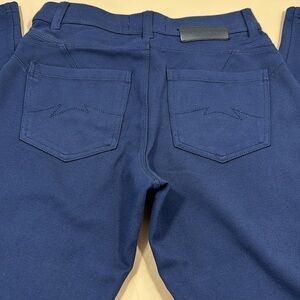 Parasuco navy dressy stretchy leggings with straight leg​​​​​​​​​​